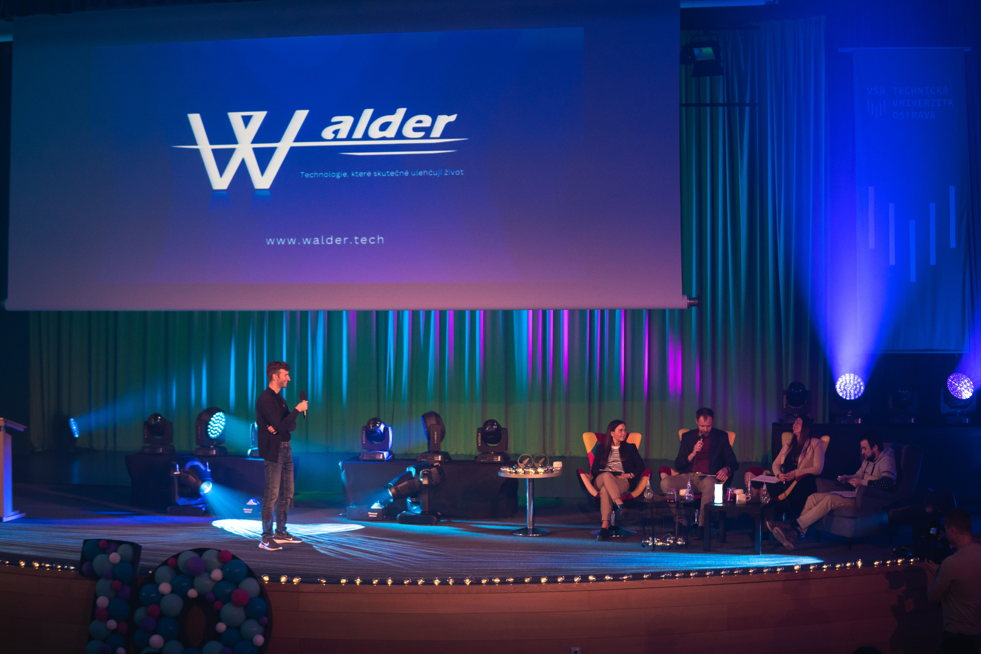 CEO Walder.tech obhajující Walder Wave před odbornou porotou na soutěži Green Light